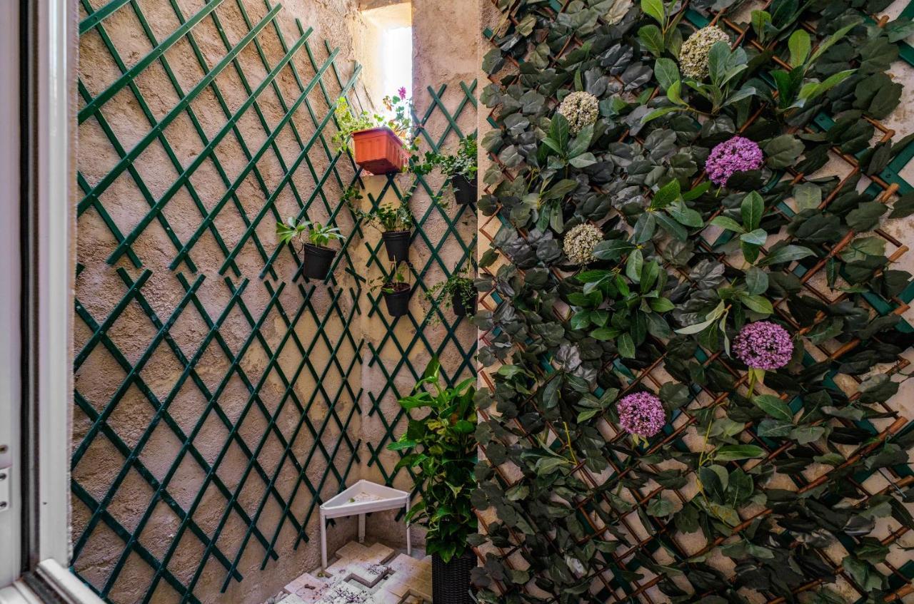 New! Unique 1 Bedroom Apartment- Santa Catarina 42 Lisbon Luaran gambar