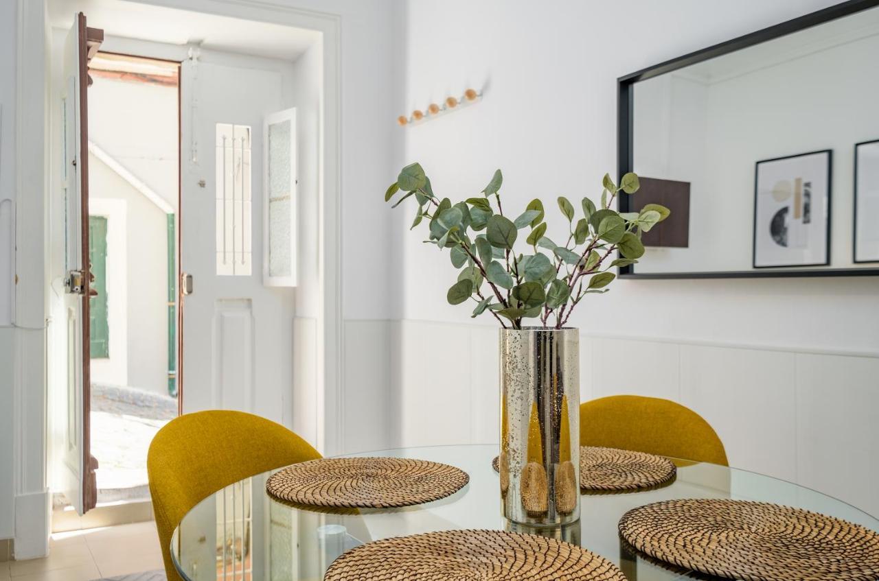 New! Unique 1 Bedroom Apartment- Santa Catarina 42 Lisbon Luaran gambar