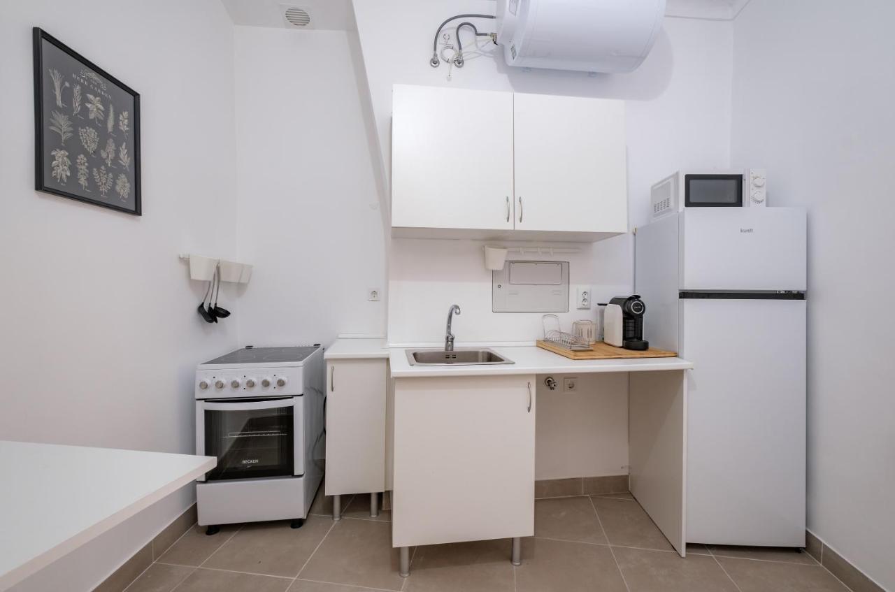 New! Unique 1 Bedroom Apartment- Santa Catarina 42 Lisbon Luaran gambar